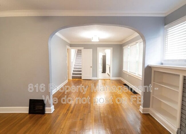 Building Photo - 5815 Euclid Ave E