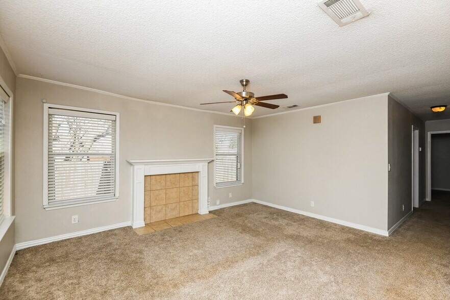 Building Photo - 505 Plainview Dr