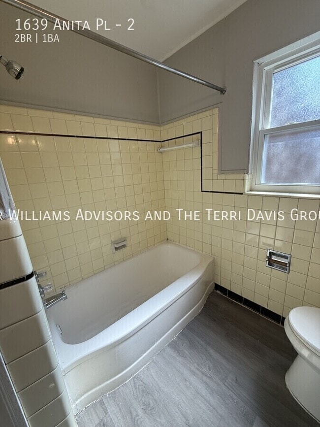 Building Photo - 1639 Anita Pl