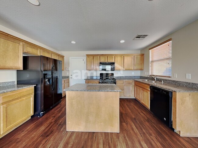 Building Photo - 6490 Albina Creek St