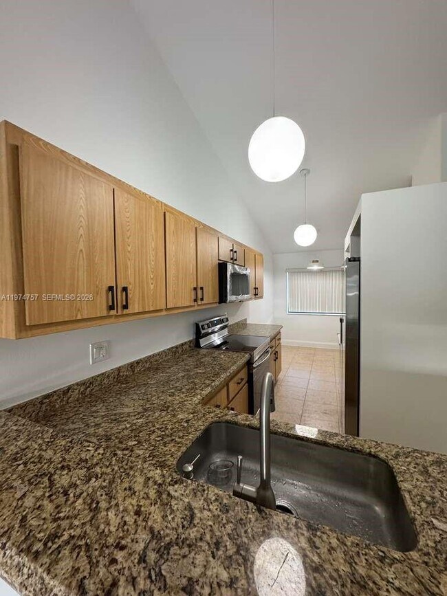 Building Photo - 5763 N Park Rd