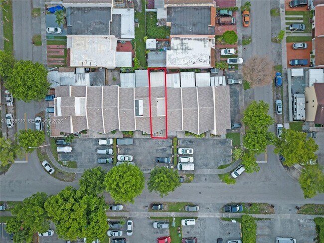 Building Photo - 1758 W 58th St