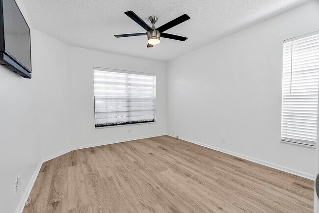 Building Photo - 416 Buttonwood Pl