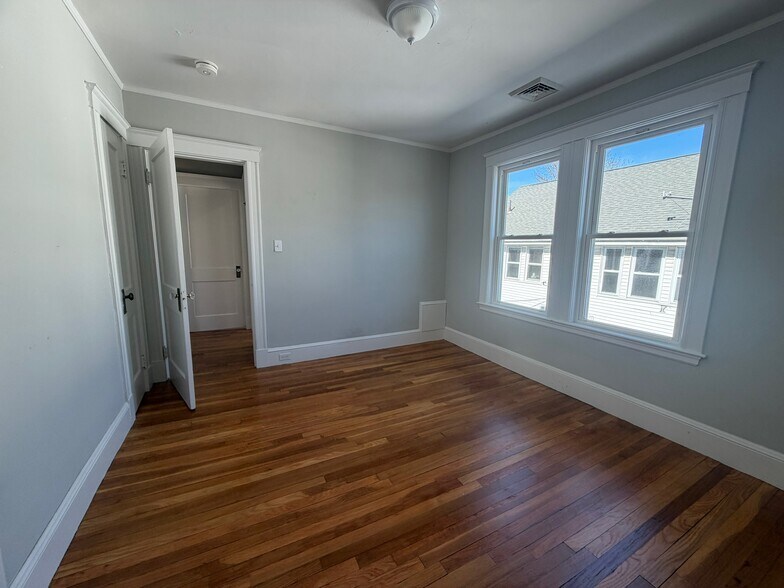 Building Photo - 102 Greaton Rd