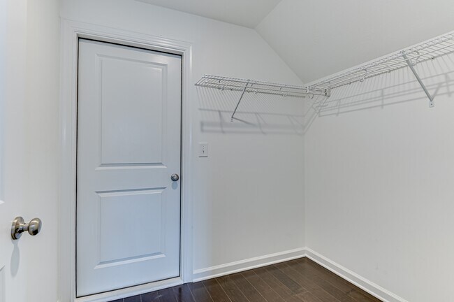Building Photo - 5107 Heathbrook Dr
