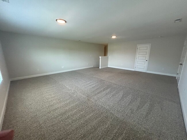 Building Photo - Beautiful 4BR Home in Athens with Bonus Room & Fenced Yard