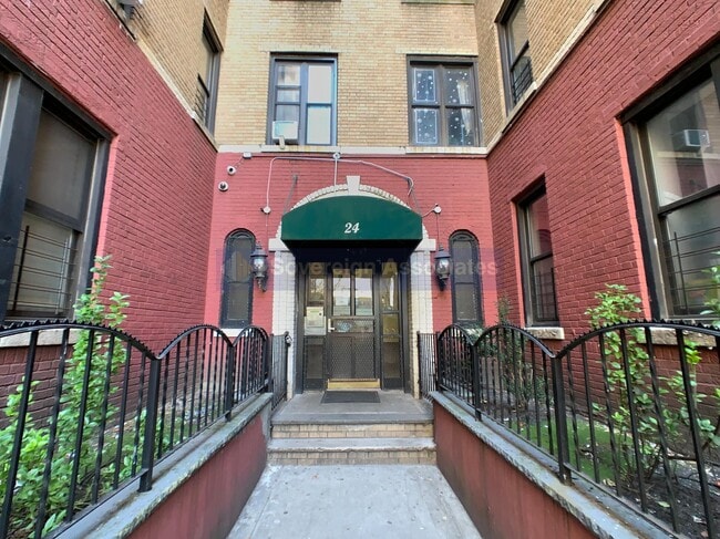 Building Photo - 24 Thayer Street