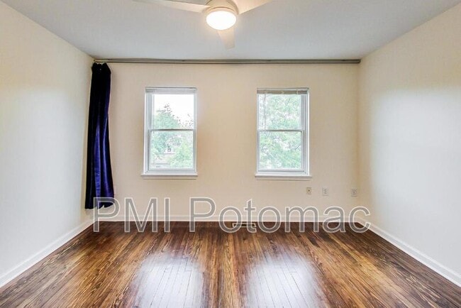 Building Photo - 1749 L St NE