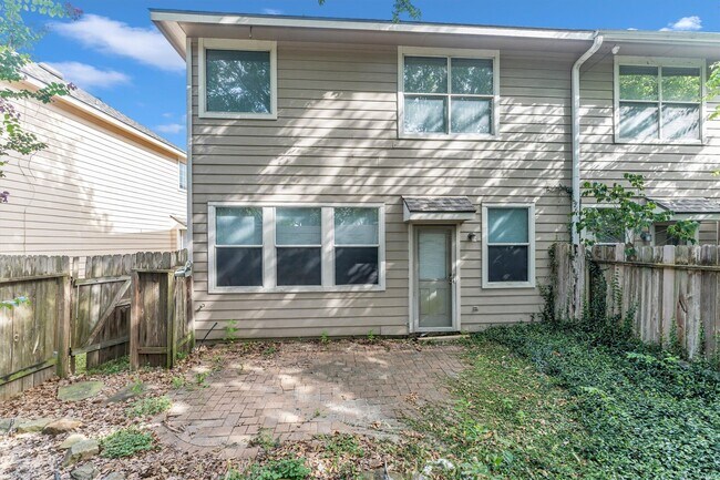 Building Photo - 16007 Sandy Path Ln