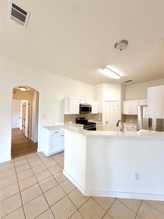 Building Photo - 107 Desert Highlands Trail