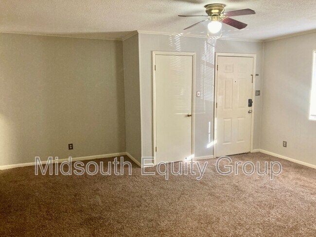 Building Photo - 117 Parkburg Rd