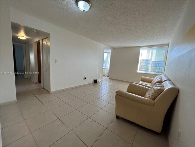 Building Photo - 250 180th Dr