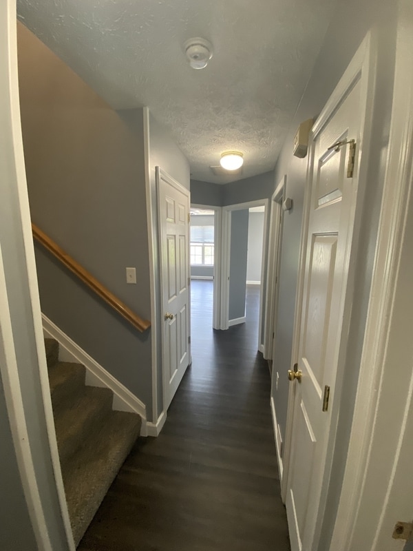 Building Photo - 8025 Brookstone Ct