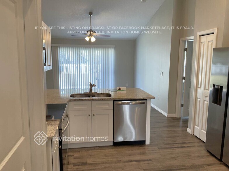 Building Photo - 30939 Stone Arch Ave