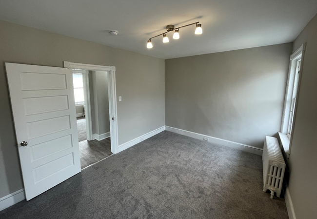 Building Photo - Single Family Home Available for Rent in t...