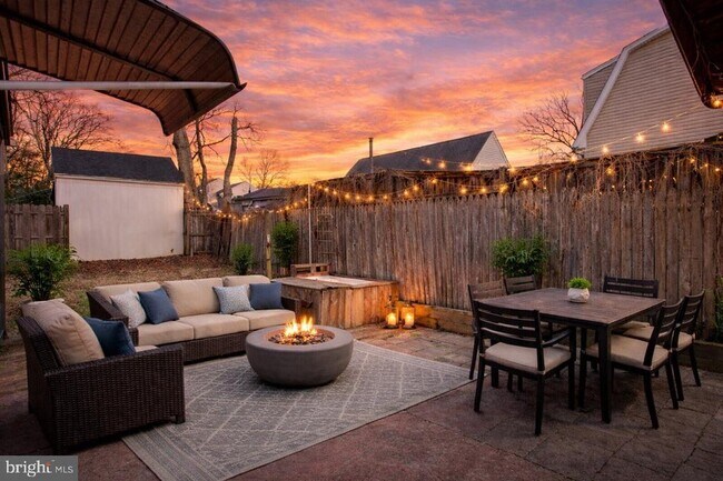 Building Photo - 1633 Shadyside Dr