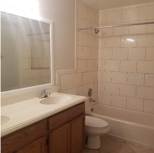 Building Photo - 3359 Hillmont Cir