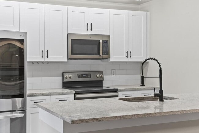 Building Photo - 2920 Pecan Ave