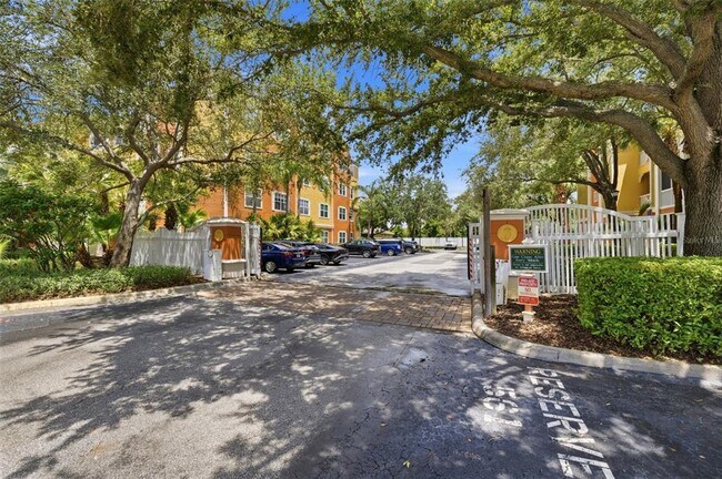 Building Photo - 4207 S Dale Mabry Hwy