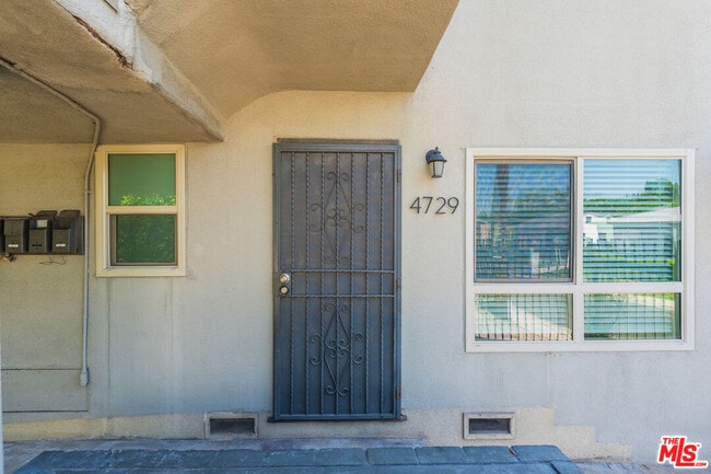Building Photo - 4727 Lincoln Ave