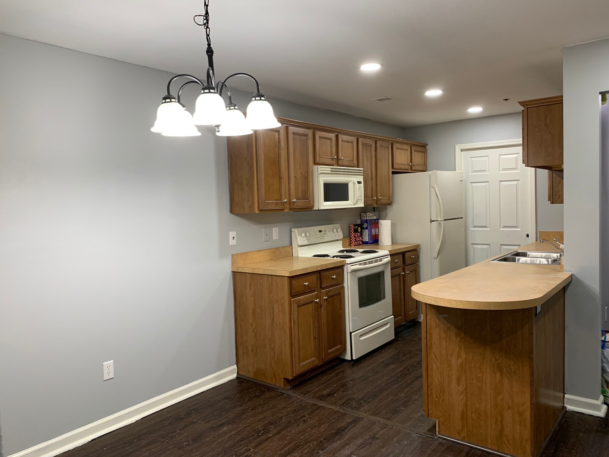 Building Photo - 857 Malabu Dr