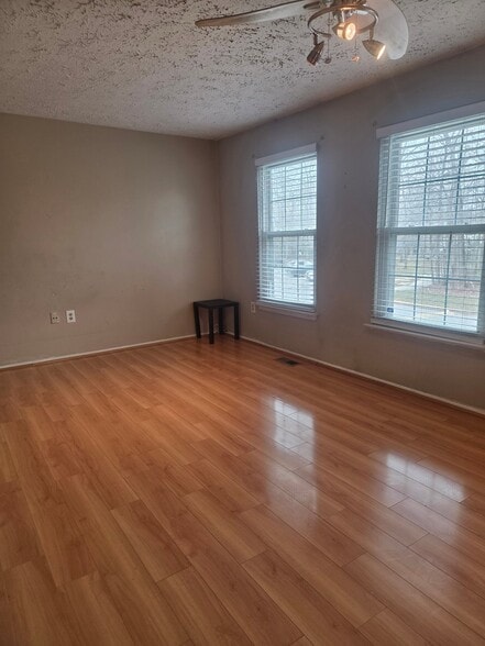 Building Photo - 1598 Pin Oak Dr