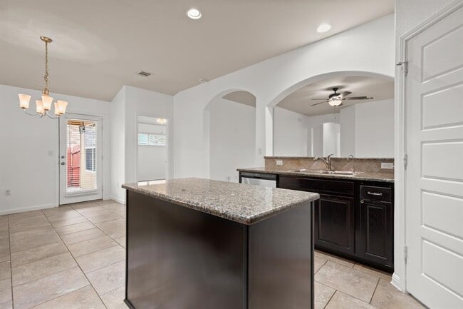 Building Photo - 101 Song Sparrow Cv