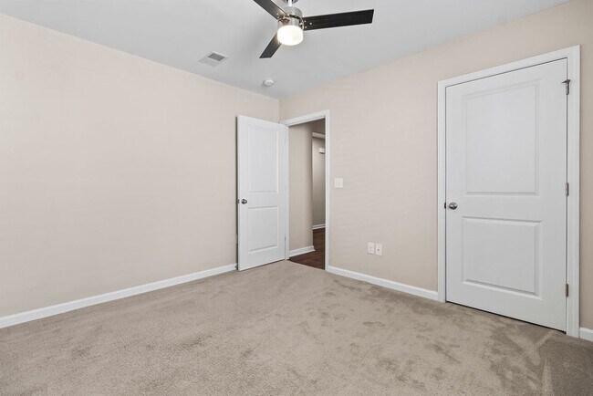 Building Photo - Mountain Ash home