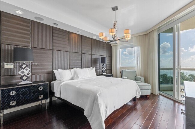 Building Photo - 17875 Collins Ave