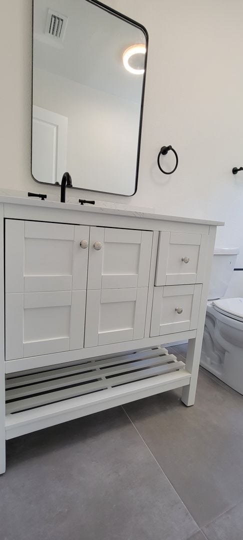 Building Photo - SPACIOUS 3 BEDROOM 2 BATH - ST. PETERSBURG, FL