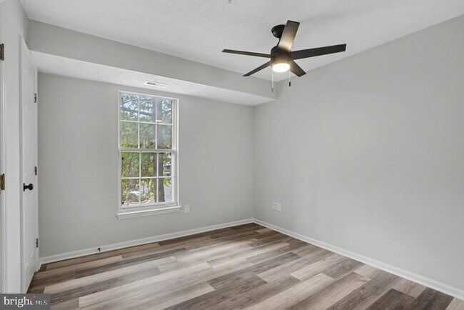 Building Photo - 900 Jessicas Ln
