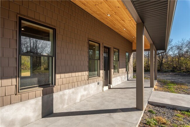 Building Photo - 118a Kirkland Ave