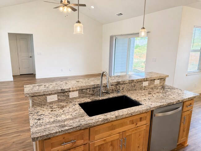 Building Photo - 3BR Home w/ 2-Car Garage, Tall ceilings & Upgraded Chef's Kitchen