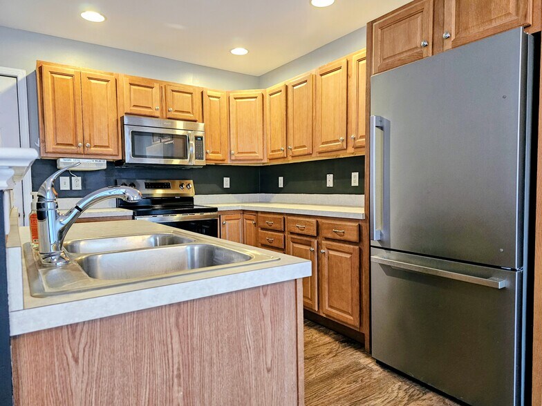 Building Photo - 21 Granite Dr