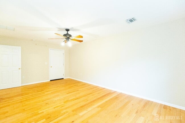 Building Photo - 127 Forest Dr