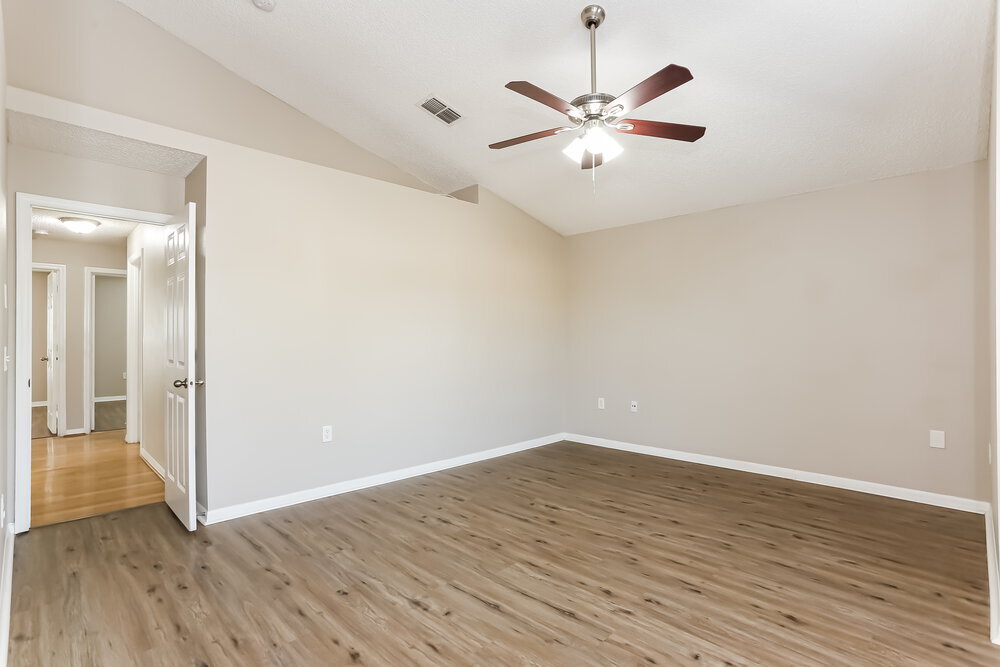 Building Photo - 58 Reeding Ridge Dr W