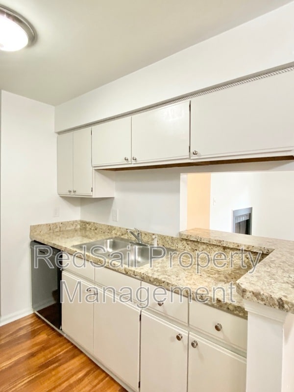 Building Photo - 568 Candle Ln