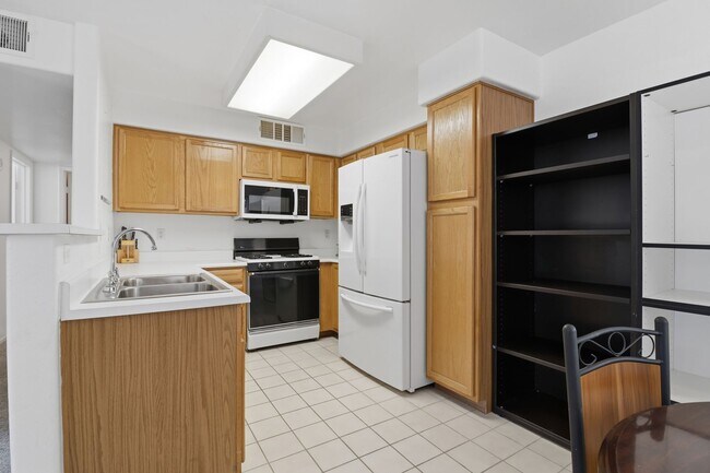 Building Photo - 3074 Tarpon