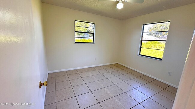 Building Photo - 3807 Jupiter Blvd SE