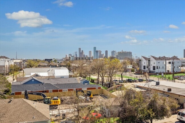 Building Photo - 1026 Patterson St