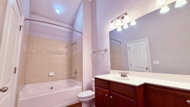 Building Photo - Perfect West Midtown Location! 4 Bedroom Townhouse, Granite, Hardwood Floors