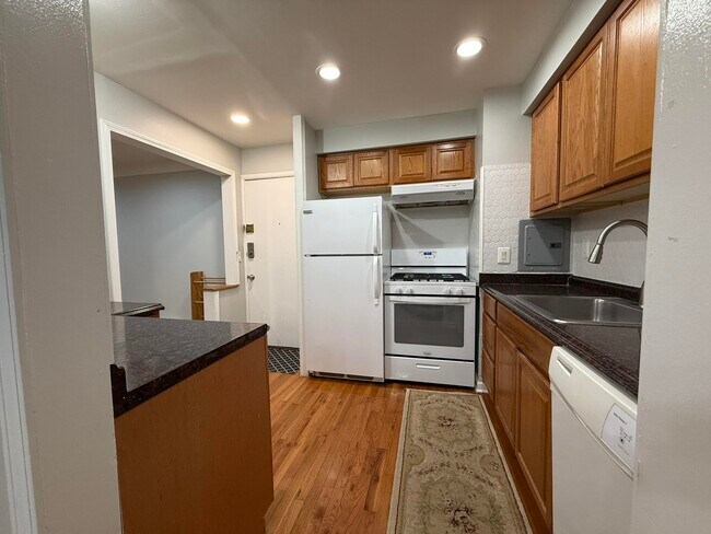 Building Photo - 1253 Island Dr