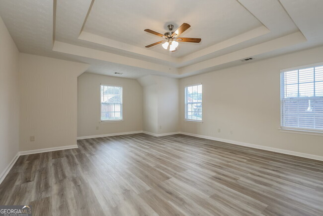 Building Photo - 617 Armitage Way