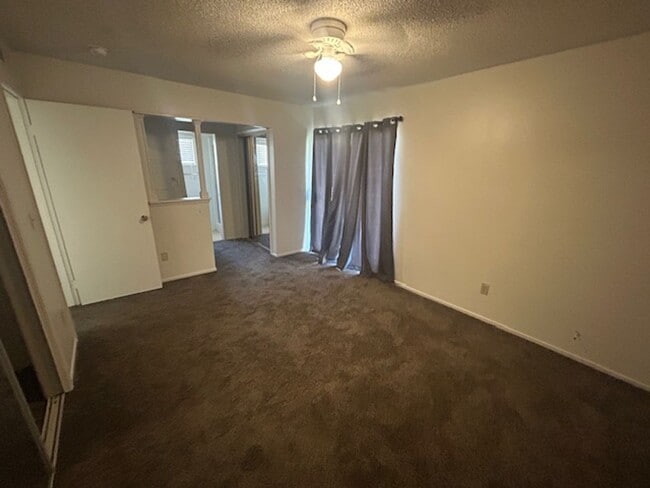 Building Photo - Clean 3 Bedroom, 2 Bathroom Affordable Hom...