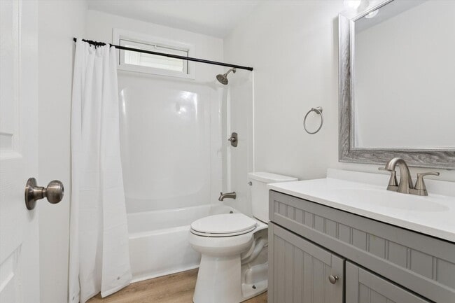 Building Photo - 13A Colberts Ln