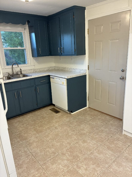 Building Photo - 3392 Ball Rd