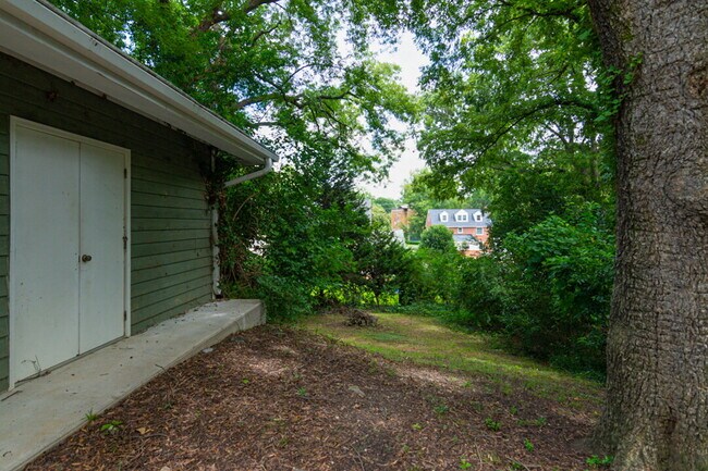 Building Photo - 26 Bagwell Ave