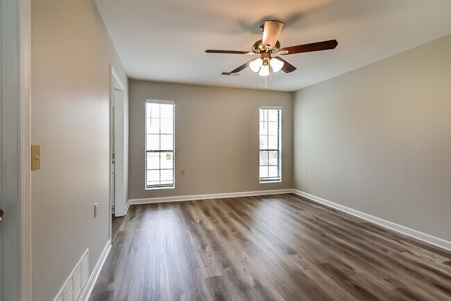 Building Photo - 3890 Birchshade Cove