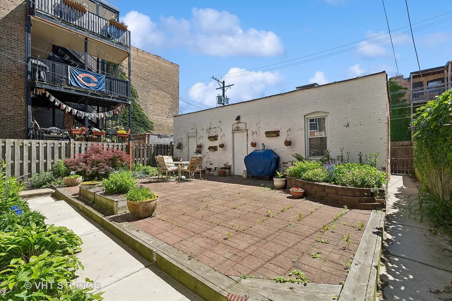 Backyard patio with Garage - 7619 N Bosworth Ave