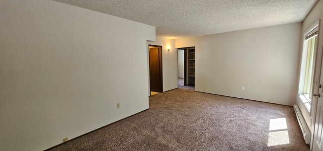 Building Photo - North Kitsap Home